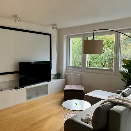Comfortable West Iv Apartment *